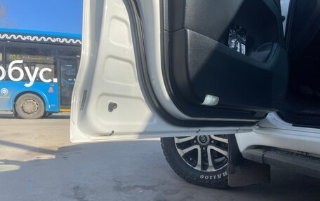 Toyota Land Cruiser 200, 2010 год, 3 100 000 рублей, 6 фотография