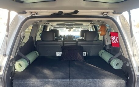 Toyota Land Cruiser 200, 2010 год, 3 100 000 рублей, 10 фотография