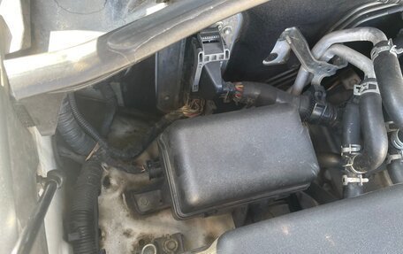 Toyota Land Cruiser 200, 2010 год, 3 100 000 рублей, 23 фотография