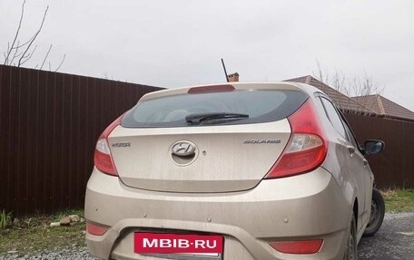 Hyundai Solaris II рестайлинг, 2011 год, 660 000 рублей, 2 фотография