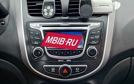 Hyundai Solaris II рестайлинг, 2011 год, 660 000 рублей, 3 фотография