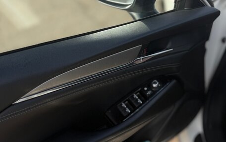 Mazda 6, 2019 год, 2 020 000 рублей, 18 фотография