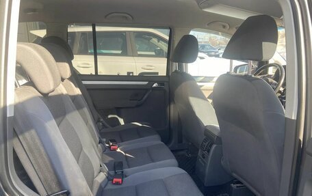 Volkswagen Touran III, 2011 год, 921 000 рублей, 14 фотография