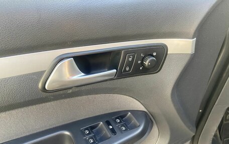 Volkswagen Touran III, 2011 год, 921 000 рублей, 9 фотография