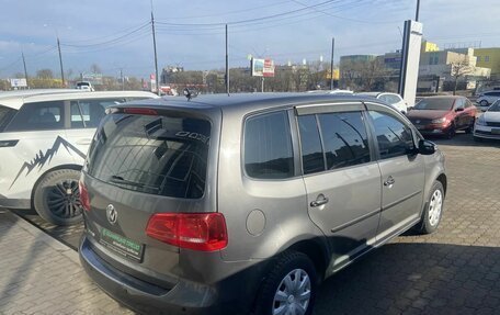 Volkswagen Touran III, 2011 год, 921 000 рублей, 6 фотография