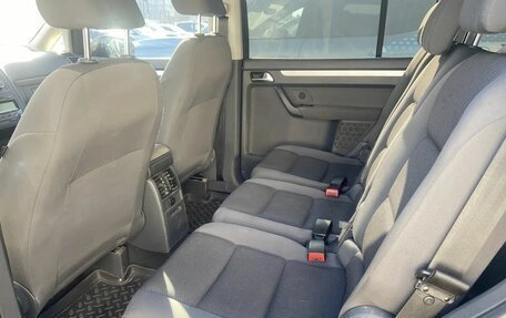 Volkswagen Touran III, 2011 год, 921 000 рублей, 15 фотография