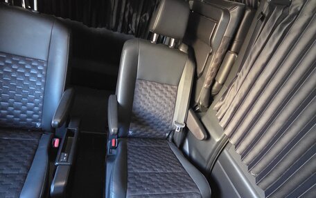 Toyota Voxy, 2022 год, 3 500 000 рублей, 10 фотография