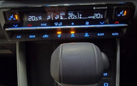 Toyota Voxy, 2022 год, 3 500 000 рублей, 19 фотография