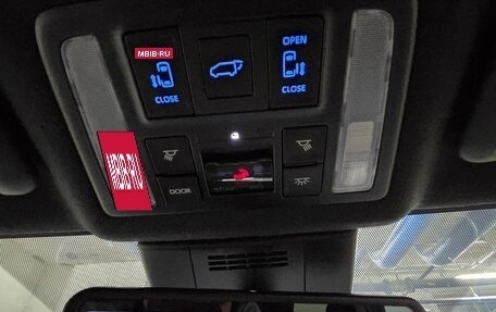 Toyota Voxy, 2022 год, 3 500 000 рублей, 15 фотография