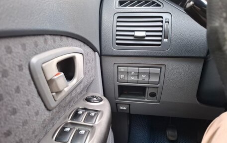 KIA Carens I (RS), 2005 год, 330 000 рублей, 3 фотография