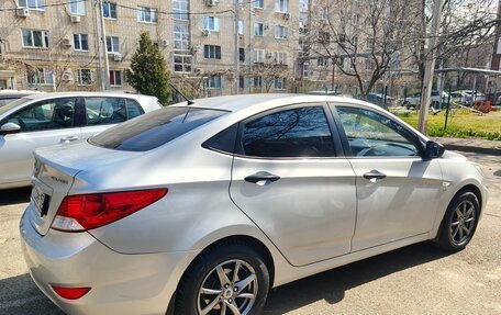 Hyundai Solaris II рестайлинг, 2013 год, 950 000 рублей, 3 фотография