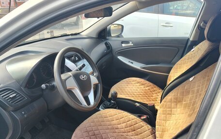 Hyundai Solaris II рестайлинг, 2013 год, 950 000 рублей, 8 фотография