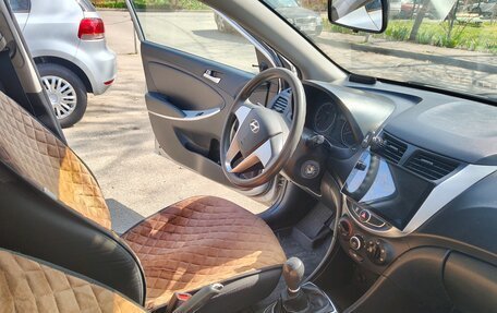 Hyundai Solaris II рестайлинг, 2013 год, 950 000 рублей, 13 фотография