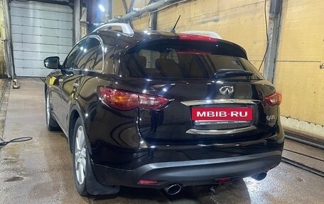 Infiniti QX70, 2013 год, 1 950 000 рублей, 3 фотография