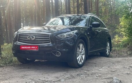 Infiniti QX70, 2013 год, 1 950 000 рублей, 10 фотография
