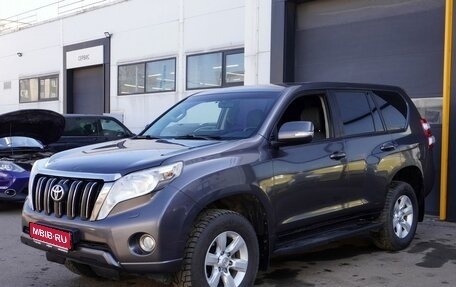 Toyota Land Cruiser Prado 150 рестайлинг 2, 2015 год, 3 300 000 рублей, 1 фотография