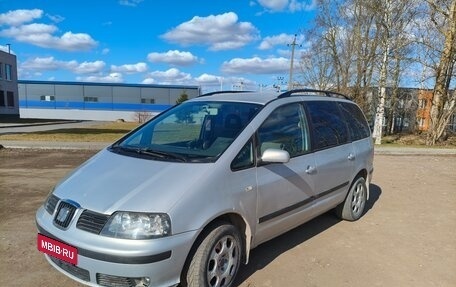 SEAT Alhambra II рестайлинг, 2002 год, 410 000 рублей, 2 фотография