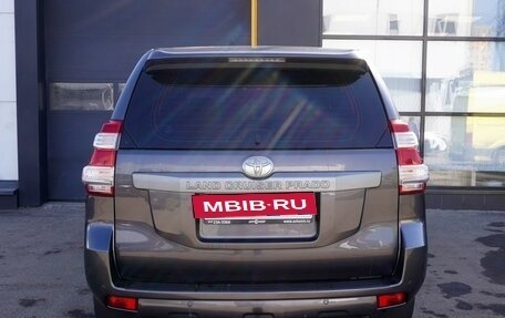 Toyota Land Cruiser Prado 150 рестайлинг 2, 2015 год, 3 300 000 рублей, 7 фотография