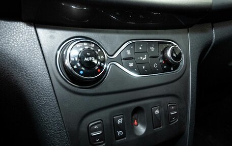 Renault Sandero II рестайлинг, 2017 год, 972 000 рублей, 8 фотография