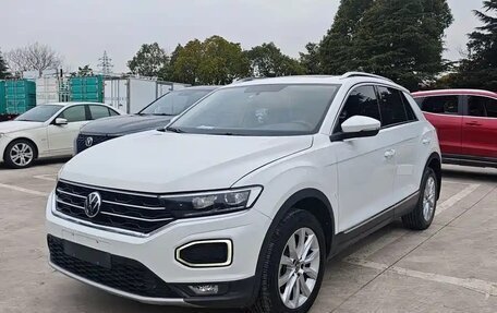 Volkswagen T-Roc I, 2022 год, 1 400 000 рублей, 1 фотография