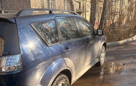 Mitsubishi Outlander III рестайлинг 3, 2010 год, 1 090 000 рублей, 10 фотография