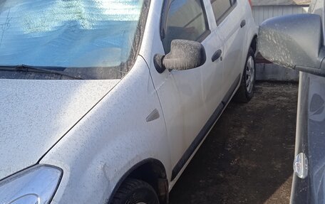 Renault Sandero I, 2013 год, 400 000 рублей, 2 фотография