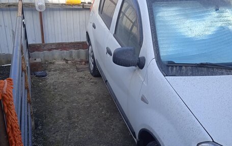 Renault Sandero I, 2013 год, 400 000 рублей, 3 фотография