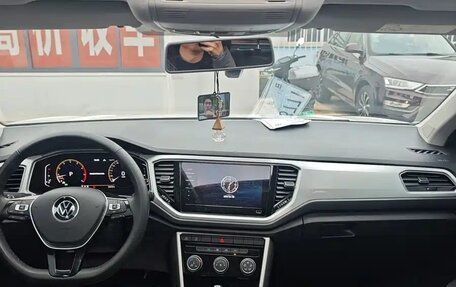 Volkswagen T-Roc I, 2022 год, 1 400 000 рублей, 7 фотография