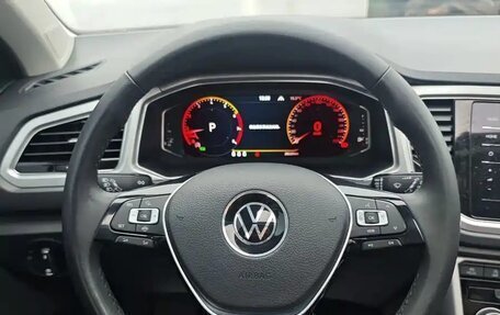 Volkswagen T-Roc I, 2022 год, 1 400 000 рублей, 9 фотография