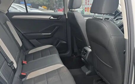 Volkswagen T-Roc I, 2022 год, 1 400 000 рублей, 13 фотография