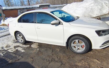 Volkswagen Jetta VI, 2015 год, 1 180 000 рублей, 2 фотография