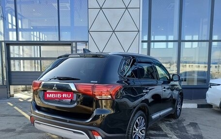 Mitsubishi Outlander III рестайлинг 3, 2021 год, 3 149 000 рублей, 5 фотография