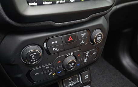 Jeep Renegade I рестайлинг, 2023 год, 1 750 040 рублей, 19 фотография