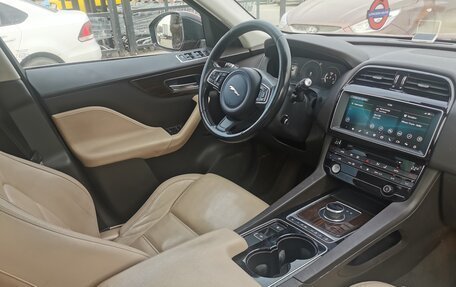 Jaguar F-Pace, 2016 год, 2 200 000 рублей, 5 фотография