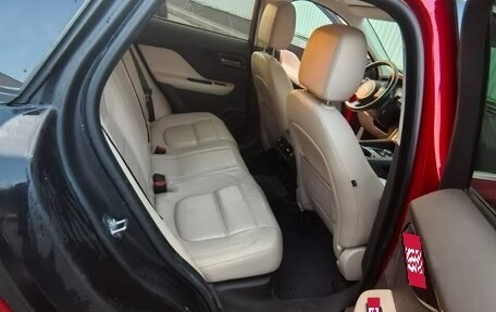 Jaguar F-Pace, 2016 год, 2 200 000 рублей, 6 фотография