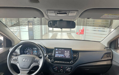 Hyundai Solaris II рестайлинг, 2021 год, 1 617 000 рублей, 17 фотография