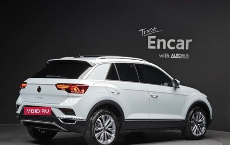 Volkswagen T-Roc I, 2021 год, 1 900 040 рублей, 2 фотография