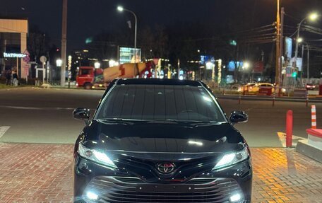 Toyota Camry, 2018 год, 3 080 000 рублей, 2 фотография