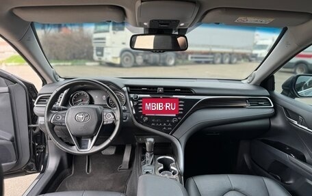 Toyota Camry, 2018 год, 3 080 000 рублей, 8 фотография