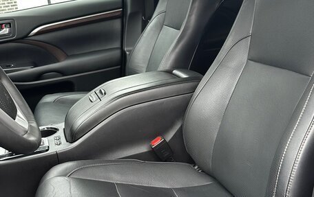 Toyota Highlander III, 2015 год, 2 999 000 рублей, 14 фотография