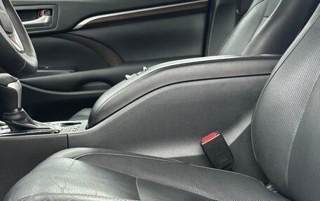 Toyota Highlander III, 2015 год, 2 999 000 рублей, 10 фотография