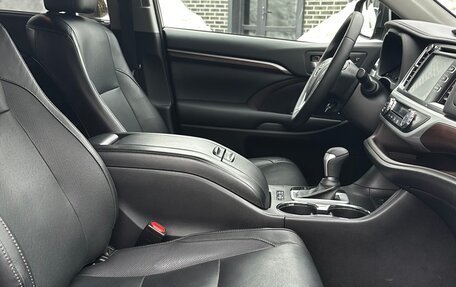 Toyota Highlander III, 2015 год, 2 999 000 рублей, 18 фотография