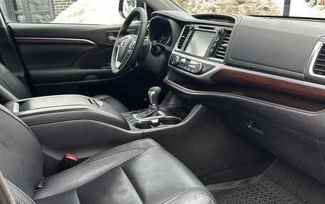 Toyota Highlander III, 2015 год, 2 999 000 рублей, 17 фотография