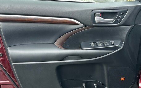 Toyota Highlander III, 2015 год, 2 999 000 рублей, 15 фотография