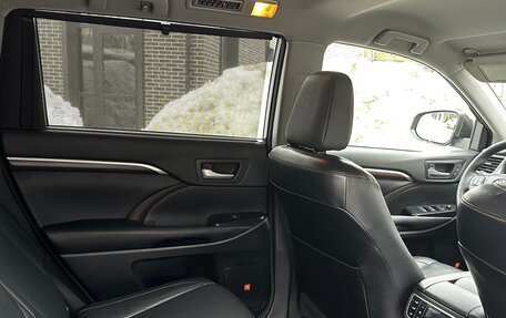 Toyota Highlander III, 2015 год, 2 999 000 рублей, 23 фотография