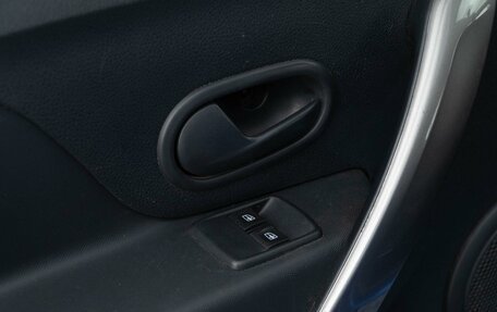 Renault Sandero II рестайлинг, 2016 год, 869 055 рублей, 17 фотография