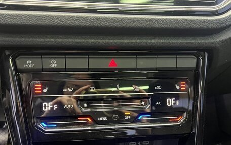 Volkswagen T-Roc I, 2021 год, 1 715 000 рублей, 6 фотография