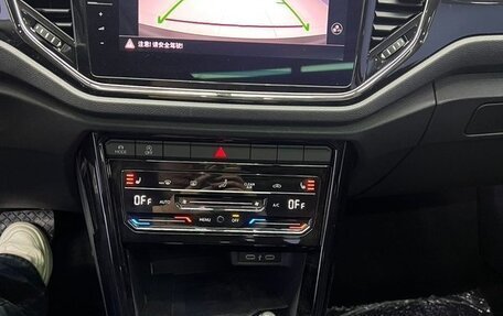 Volkswagen T-Roc I, 2021 год, 1 715 000 рублей, 7 фотография