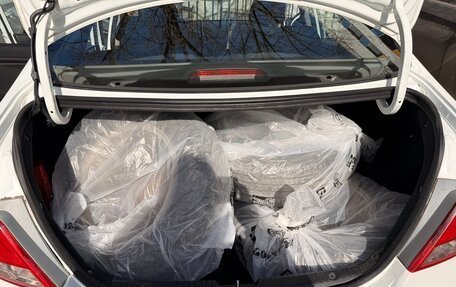 Hyundai Solaris II рестайлинг, 2014 год, 1 300 000 рублей, 22 фотография