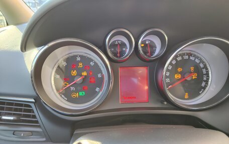 Opel Zafira C рестайлинг, 2013 год, 1 220 000 рублей, 17 фотография